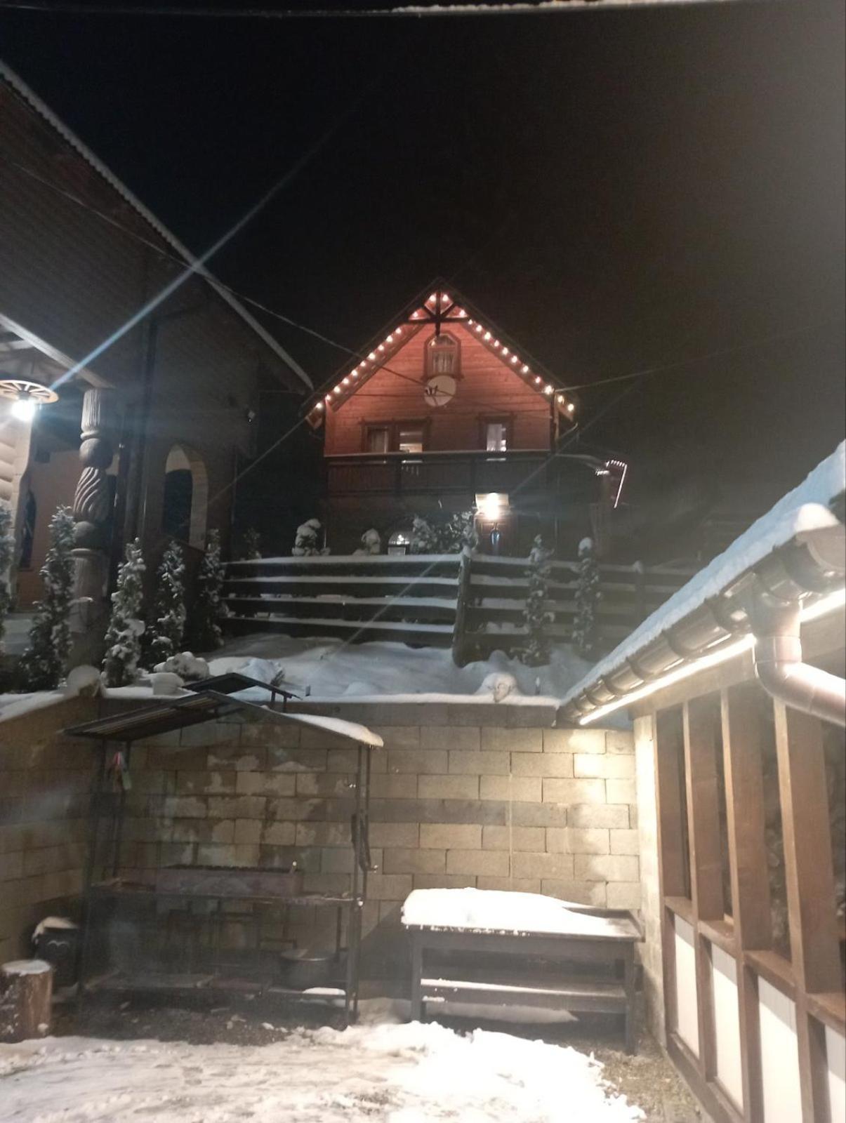 Котеджі У Яни Яблоница Экстерьер фото